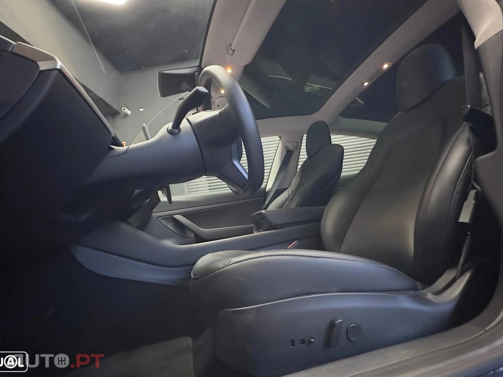 Tesla Model 3 Standard Range Plus RWD