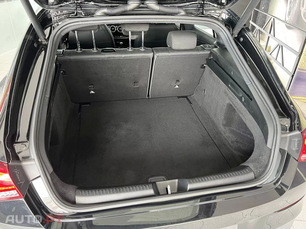 Mercedes-Benz CLA 180 d Shooting Brake Business Solutions