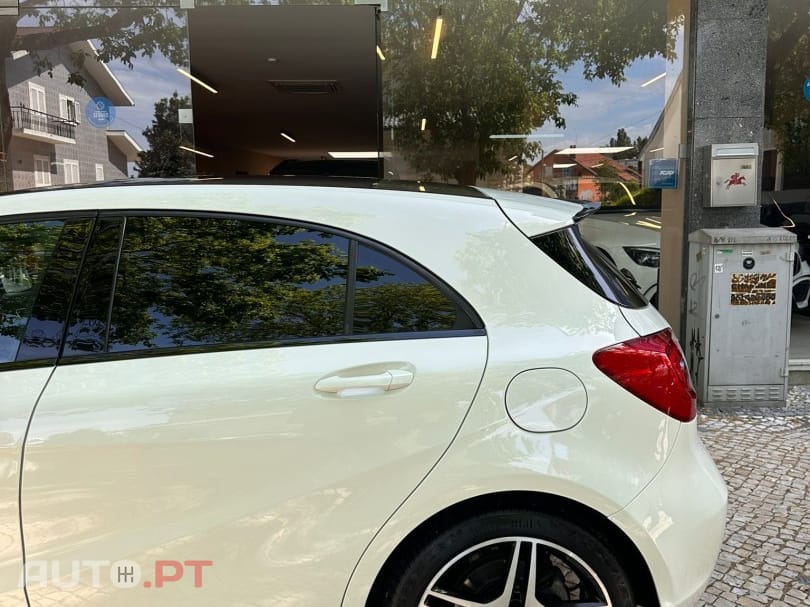 Mercedes-Benz A 180 7G-DCT Urban