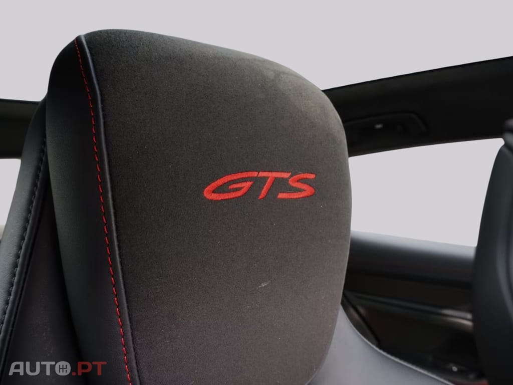 Porsche Taycan GTS I.V.A DEDUTIVEL 