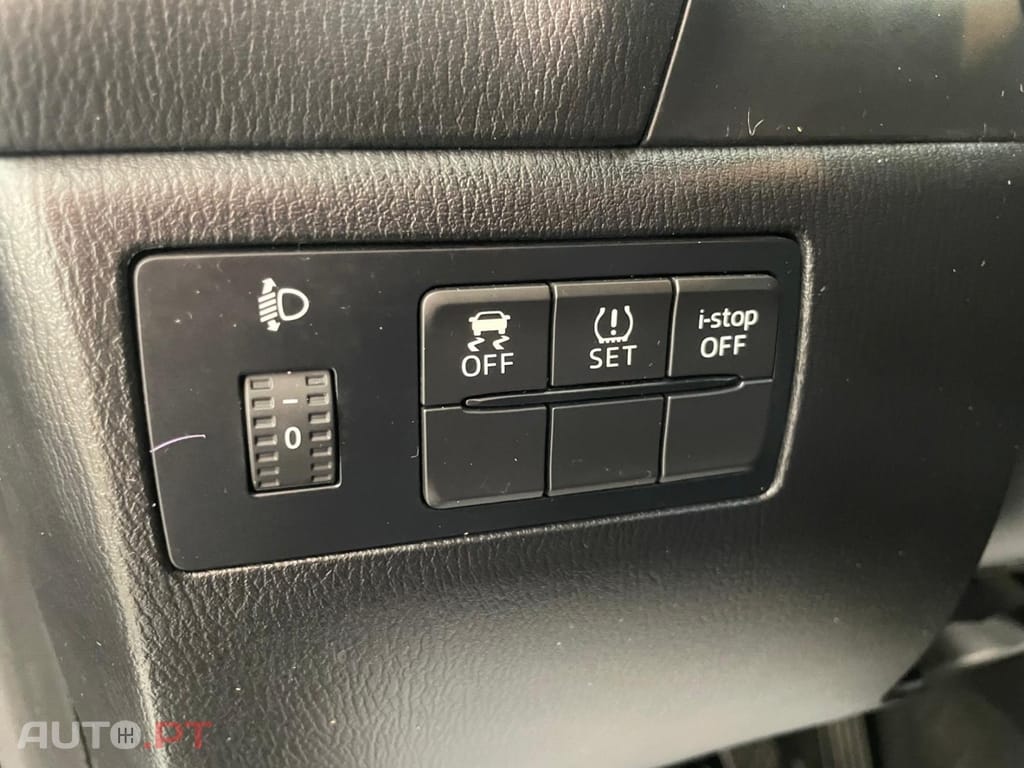 Mazda 3 1.5 Sky-D Evolve HS Navi