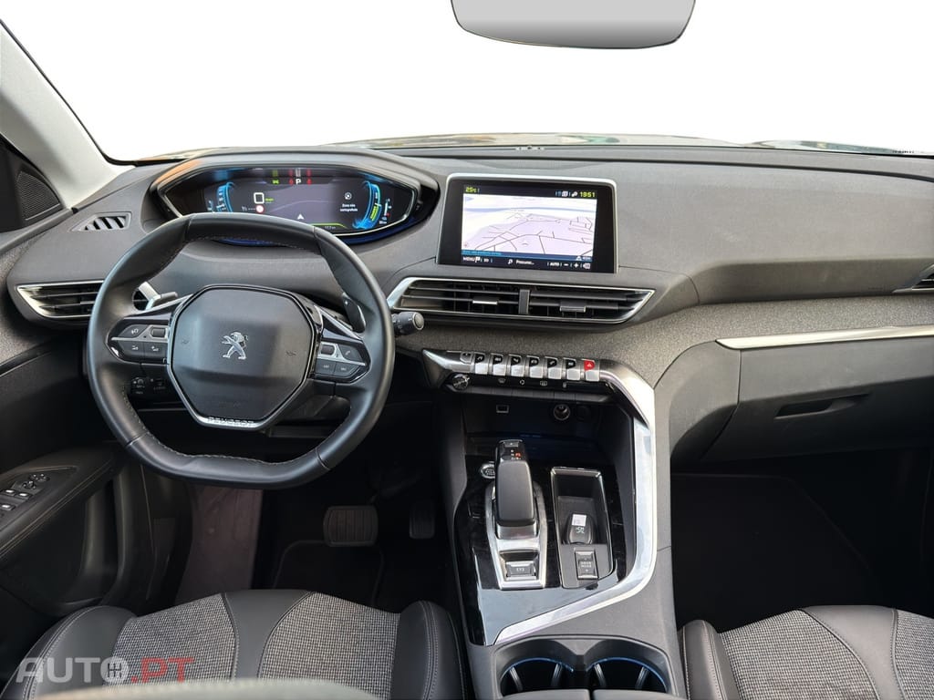 Peugeot 3008 Plug-In Hybrid 225 e-EAT8 Allure Pack