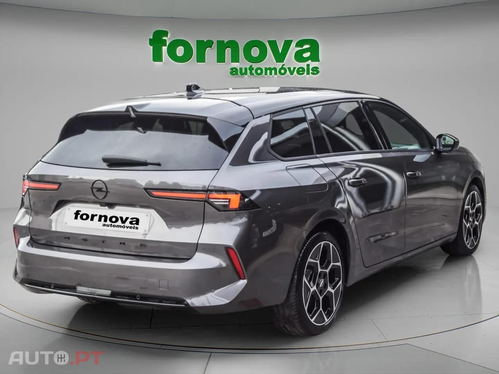 Opel Astra Sports Tourer 1.2 T GS