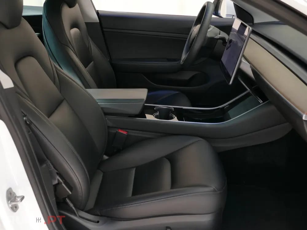 Tesla Model 3 Standard Range Plus RWD