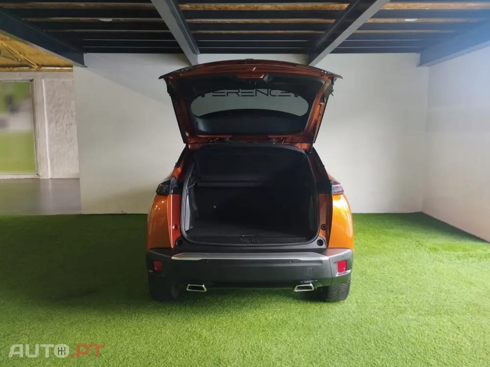 Peugeot 2008 1.2 PureTech GT EAT8