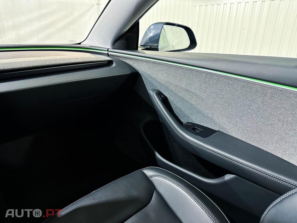 Tesla Model 3 Standard Range Plus RWD