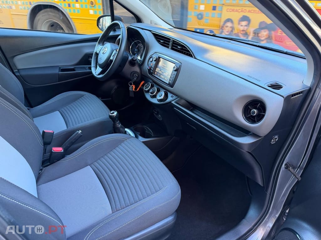 Toyota Yaris 1.0 VVT-i Comfort +PS Style +P.Techno