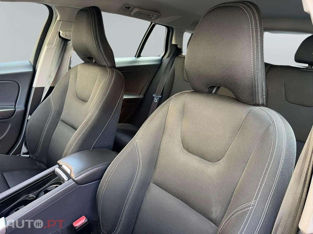 Volvo V60 2.0 D2 Momentum