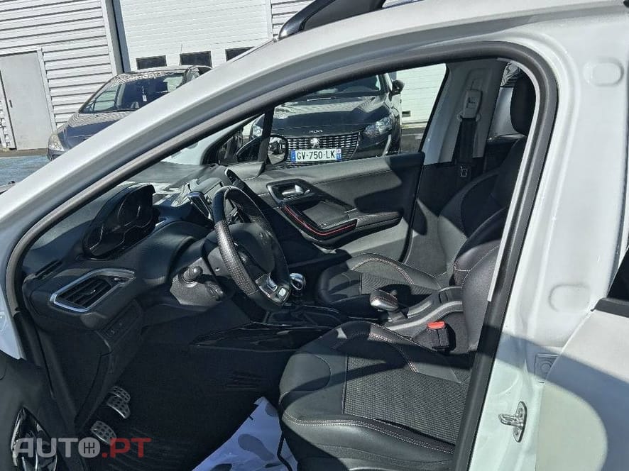 Peugeot 2008 GT LINE