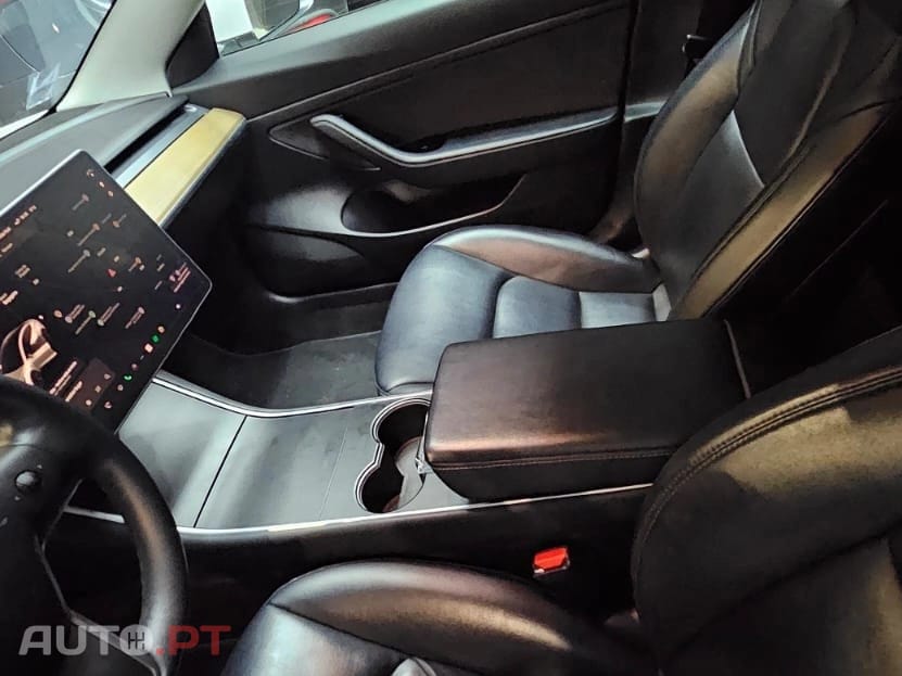 Tesla Model 3 Standard Range Plus RWD