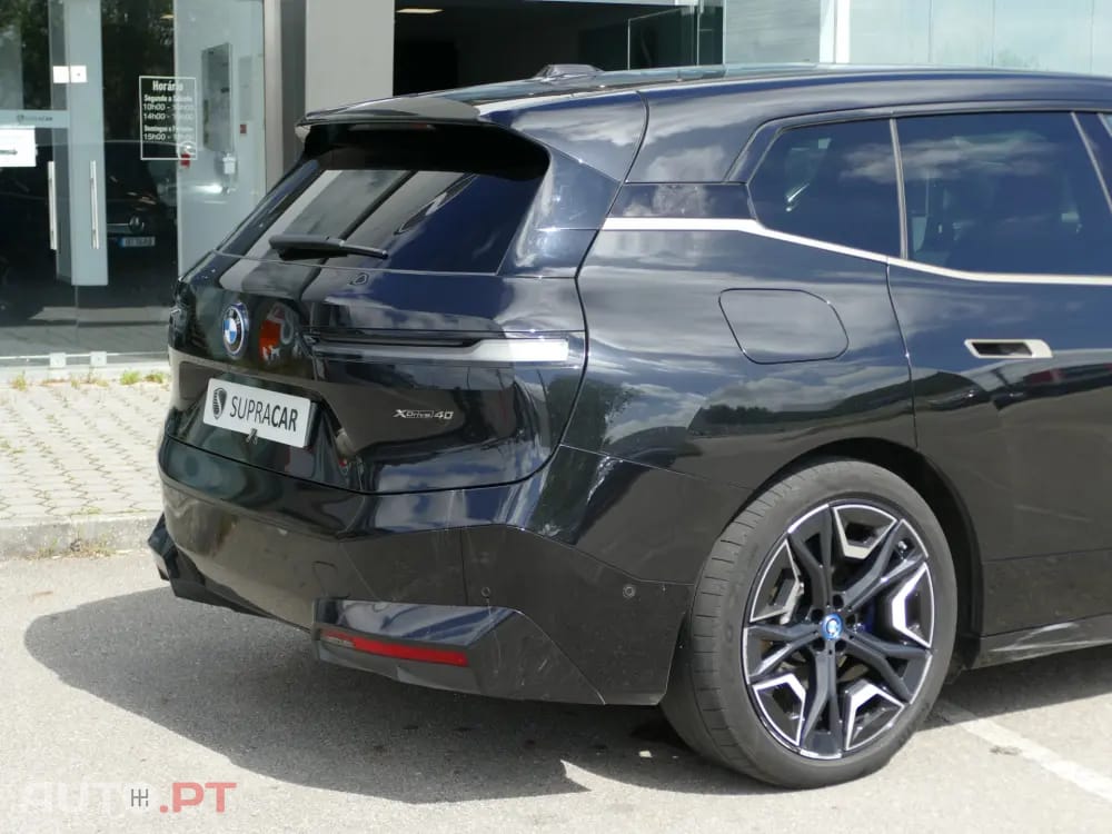 BMW iX xDrive 40 Pack Desportivo