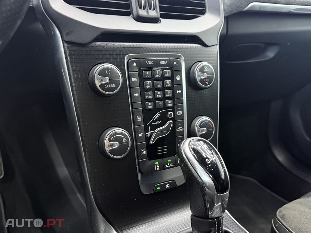 Volvo V40 2.0 D2 R-Design Momentum Geartronic