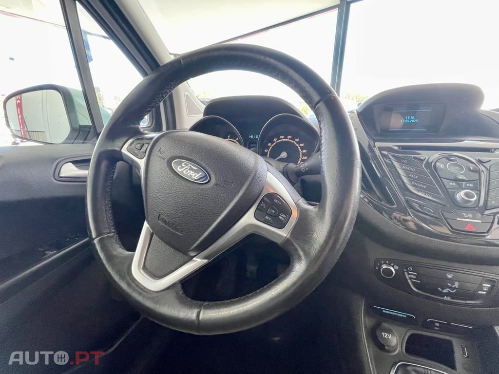 Ford Courier EcoBoost Titanium