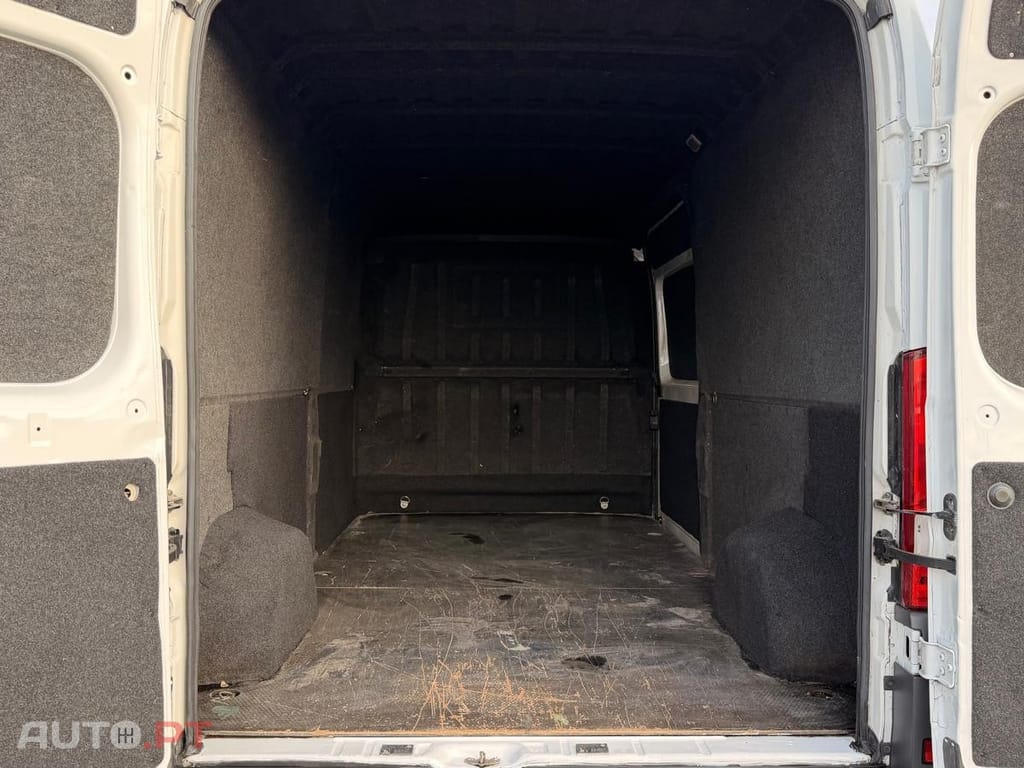 Peugeot Boxer 2.0 BlueHDi 335 L3H2 Pro