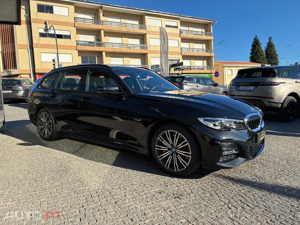 BMW 330 e Touring Pack M Auto — fotografia 3