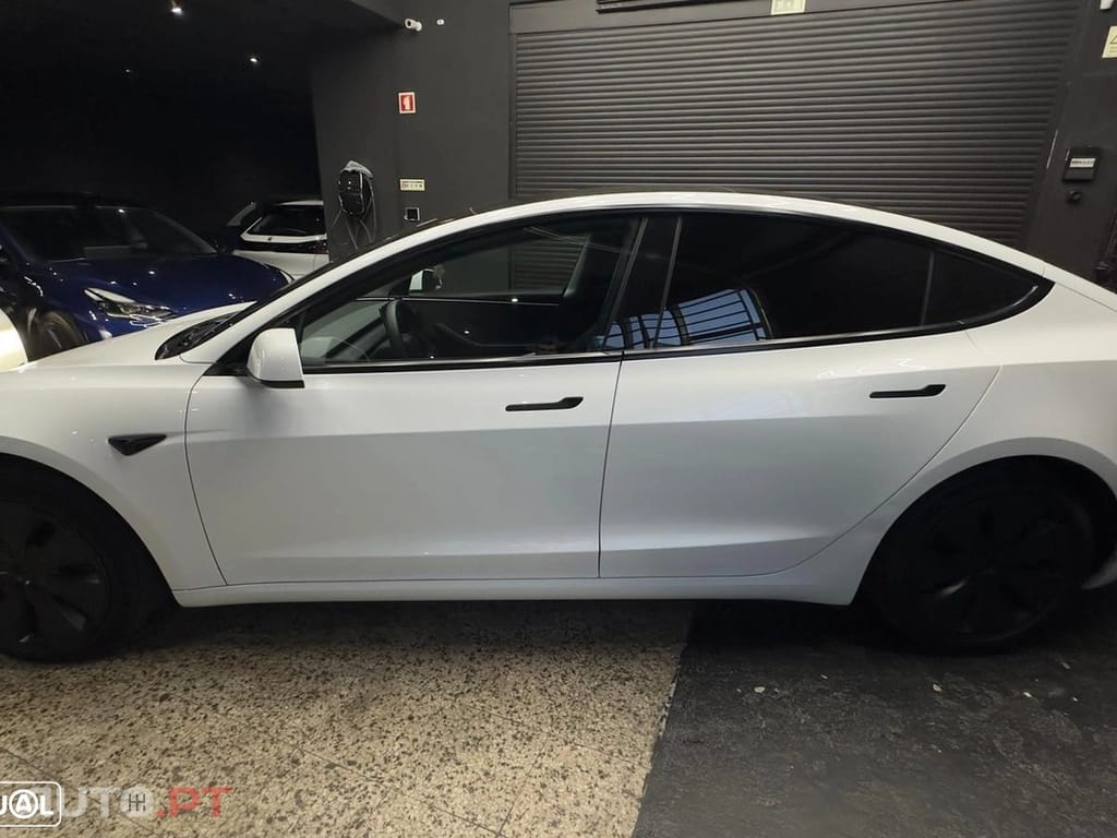 Tesla Model 3 Tração Traseira