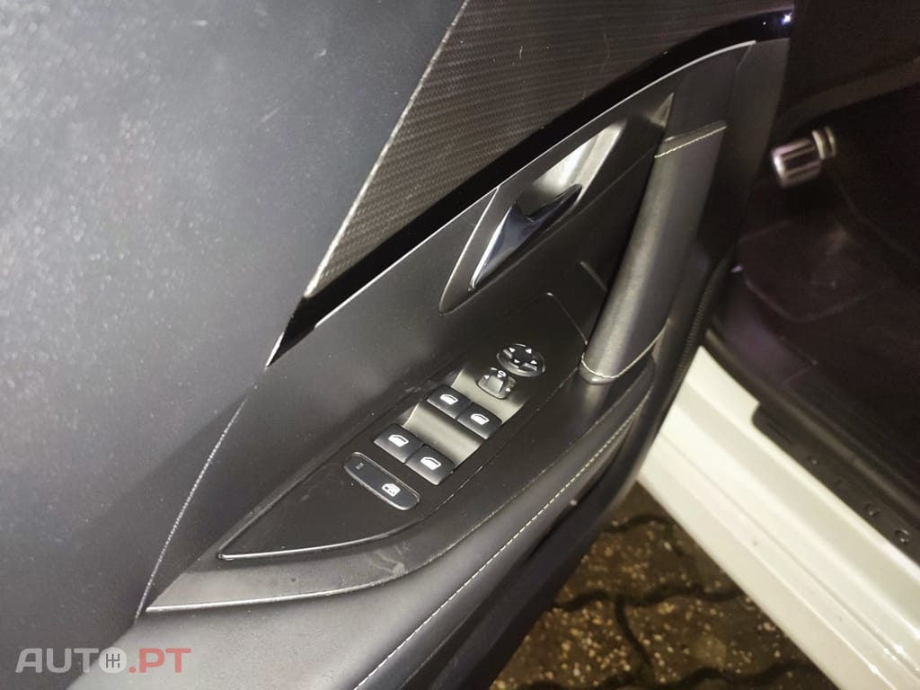 Peugeot E-208 50 kWh GT Pack