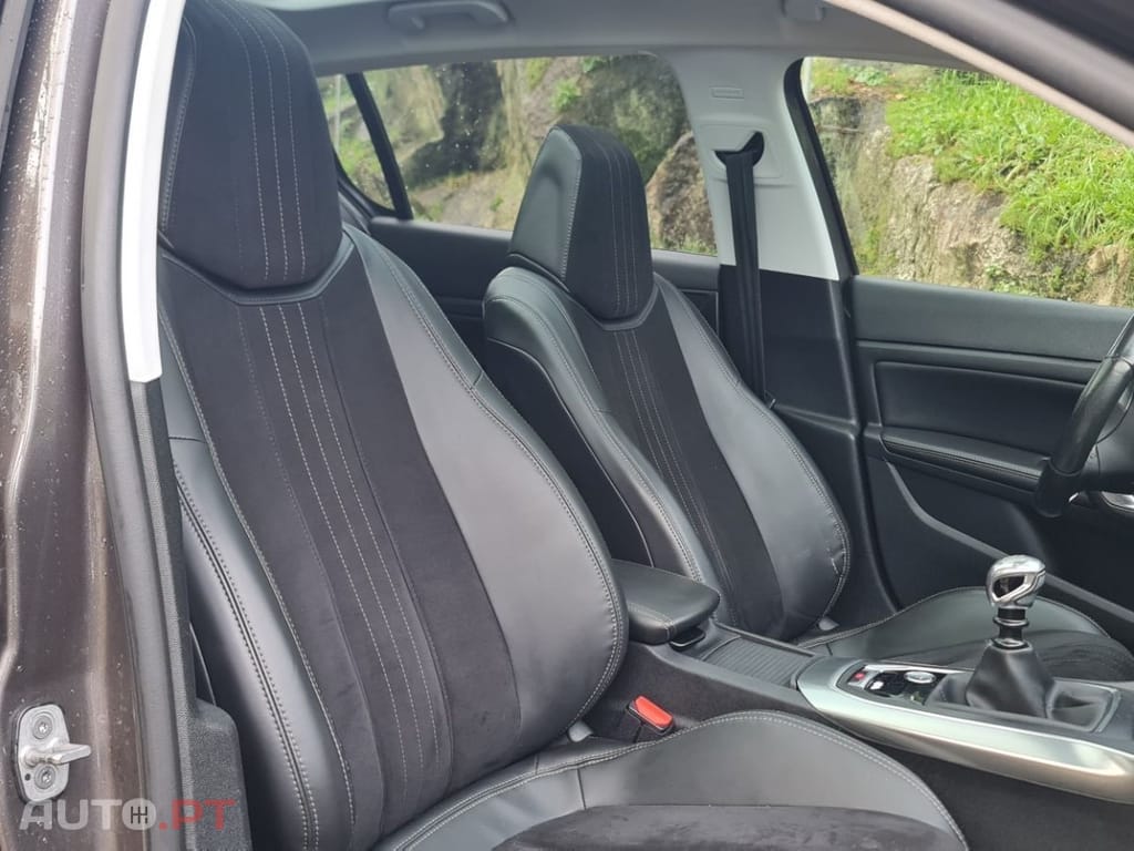 Peugeot 308 1.6 BlueHDi Allure J17