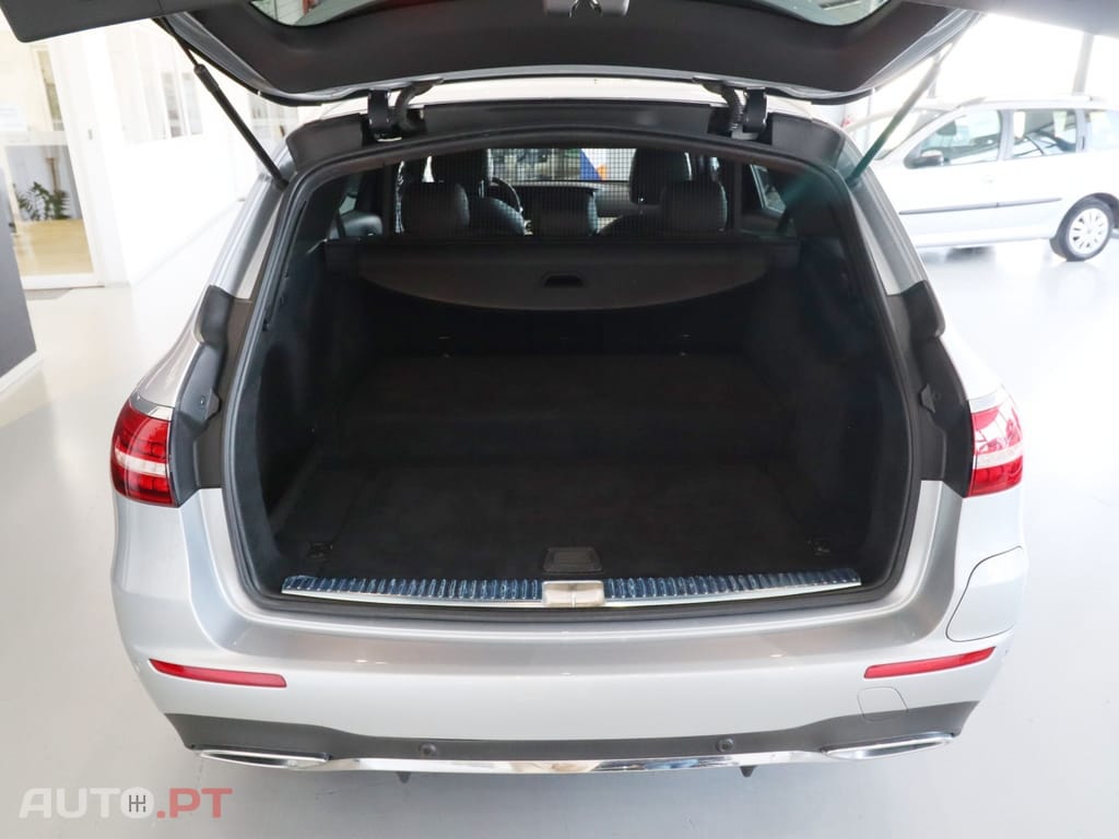 Mercedes-Benz E 300 Bluetec Hybrid Avantgarde