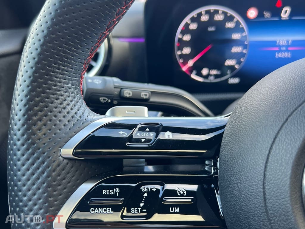 Mercedes-Benz A 250 e AMG Line