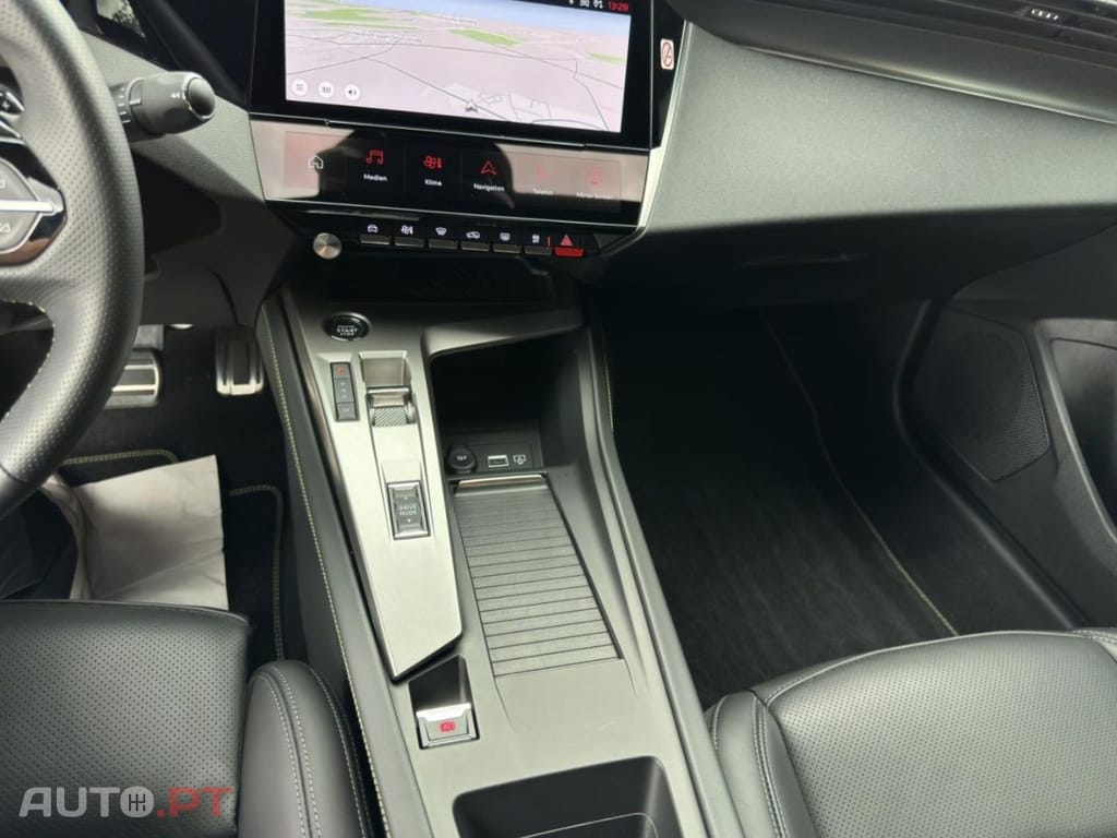 Peugeot 408 GT EAT8