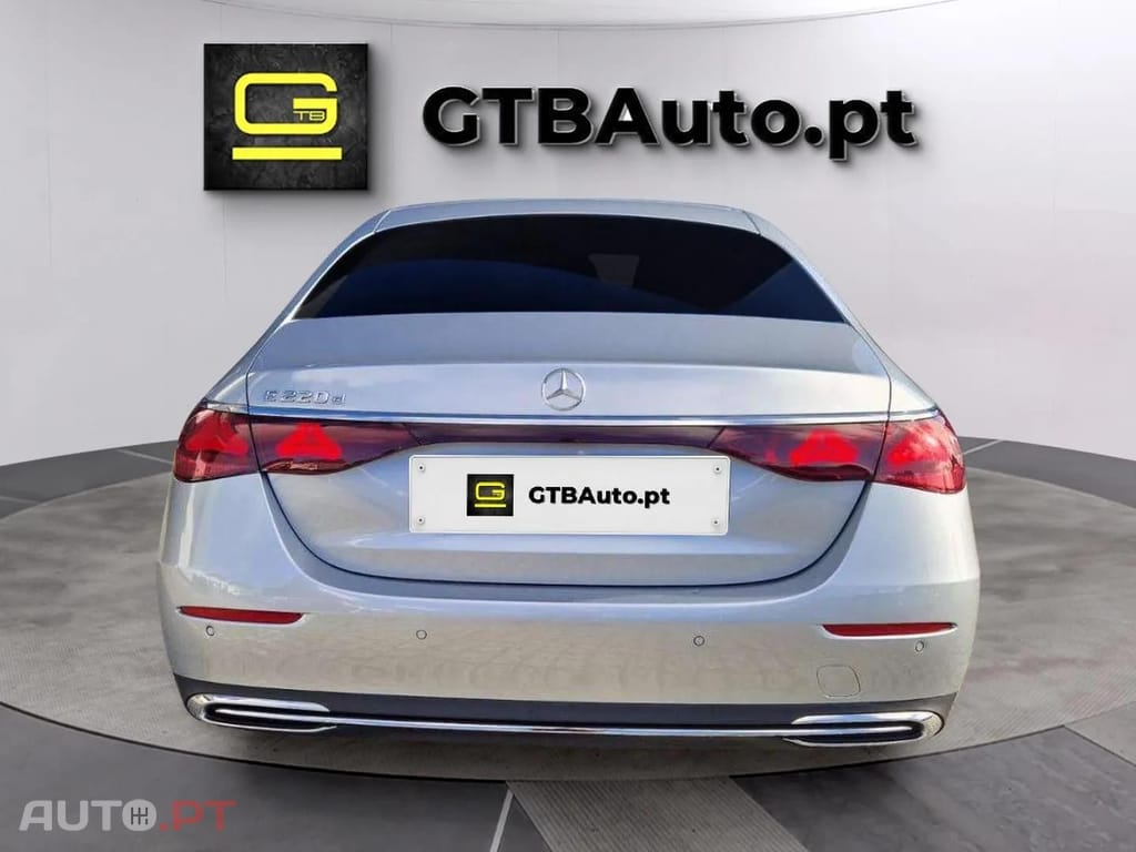 Mercedes-Benz E 220 d Limousine I.V.A DEDUTÍVEL 
