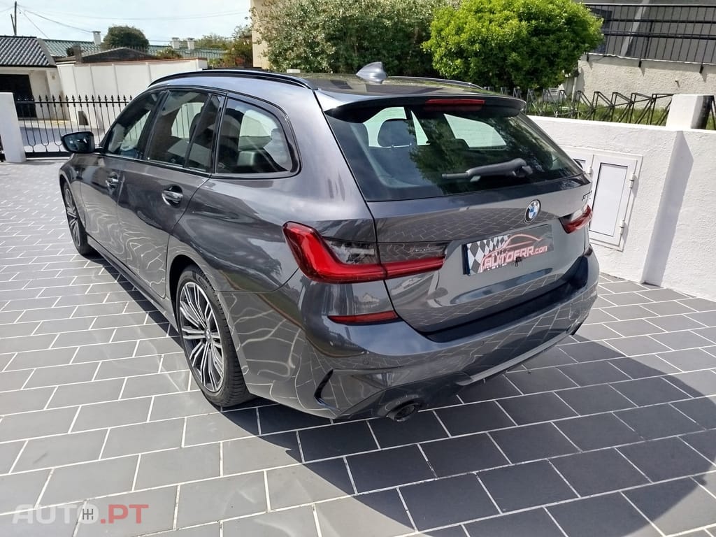 BMW 320 d Touring Pack Desportivo M Auto