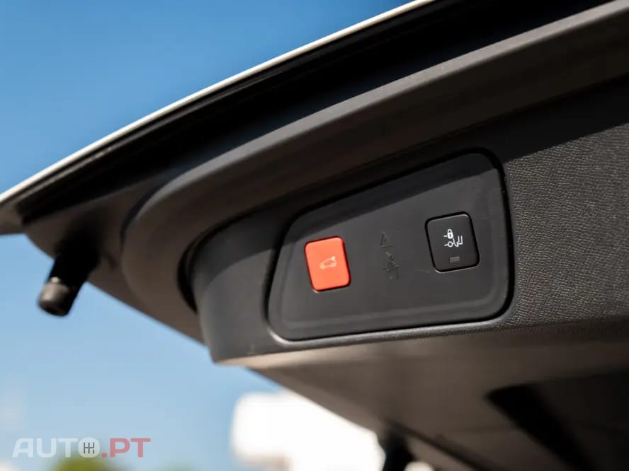 Peugeot 3008 1.6 Hybrid4 Allure Pack e-EAT8