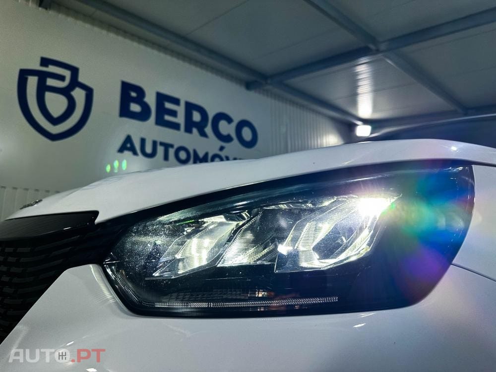 Peugeot 2008 1.2 PureTech Allure EAT8