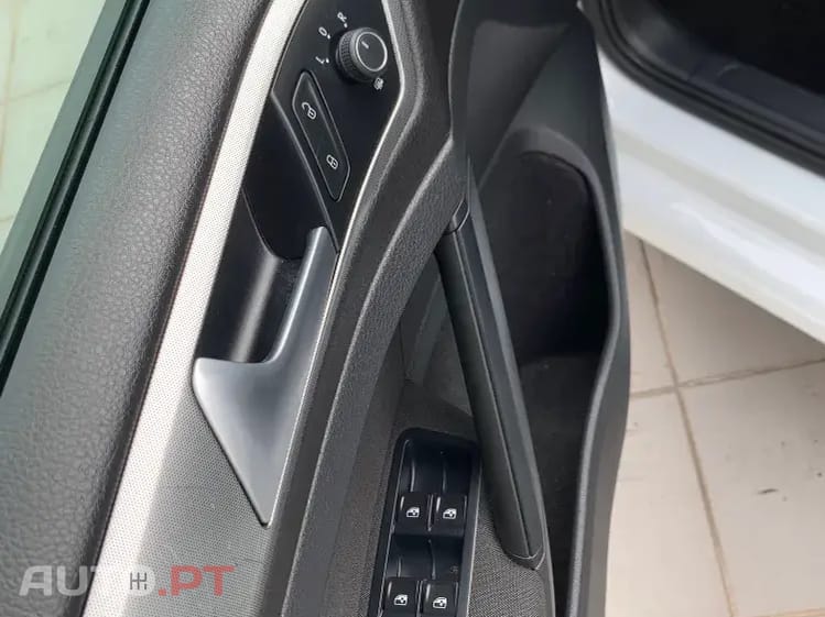 Volkswagen Golf 1.6 TDI Confortline