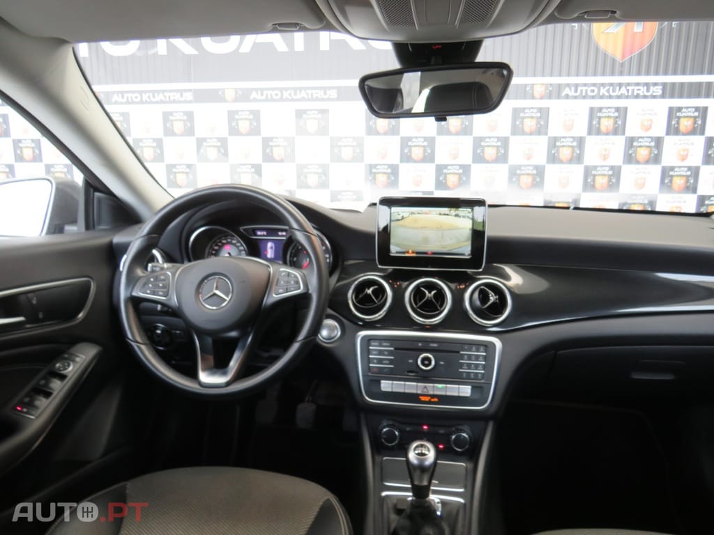 Mercedes-Benz CLA 180 d Shooting Brake