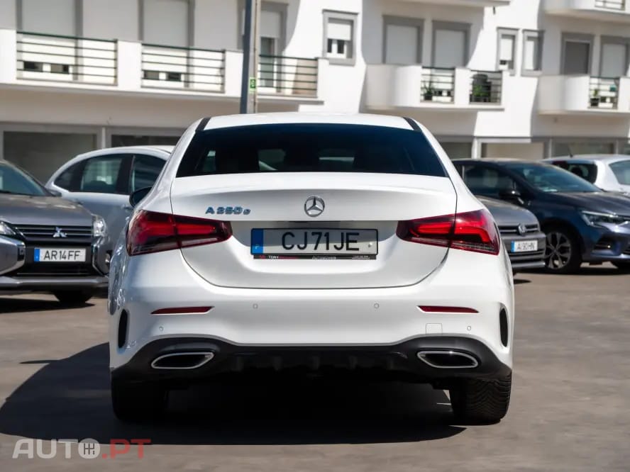 Mercedes-Benz A 250 e 8G-DCT AMG Line