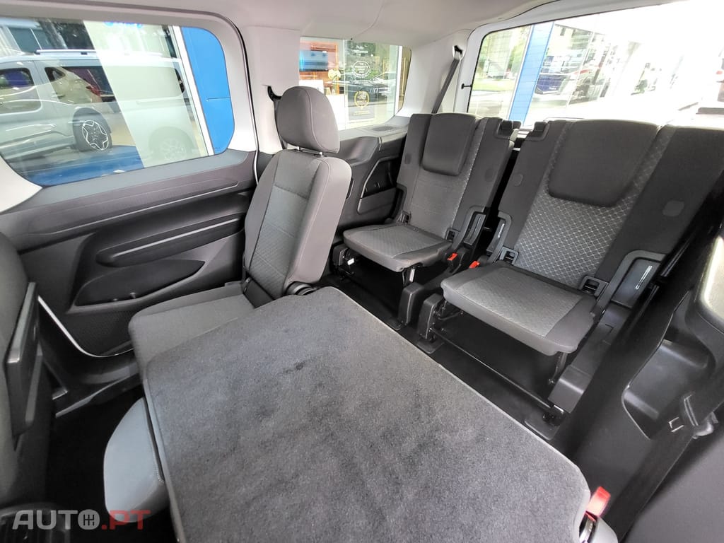 Ford Tourneo Grand 2.0 TDCi Titanium