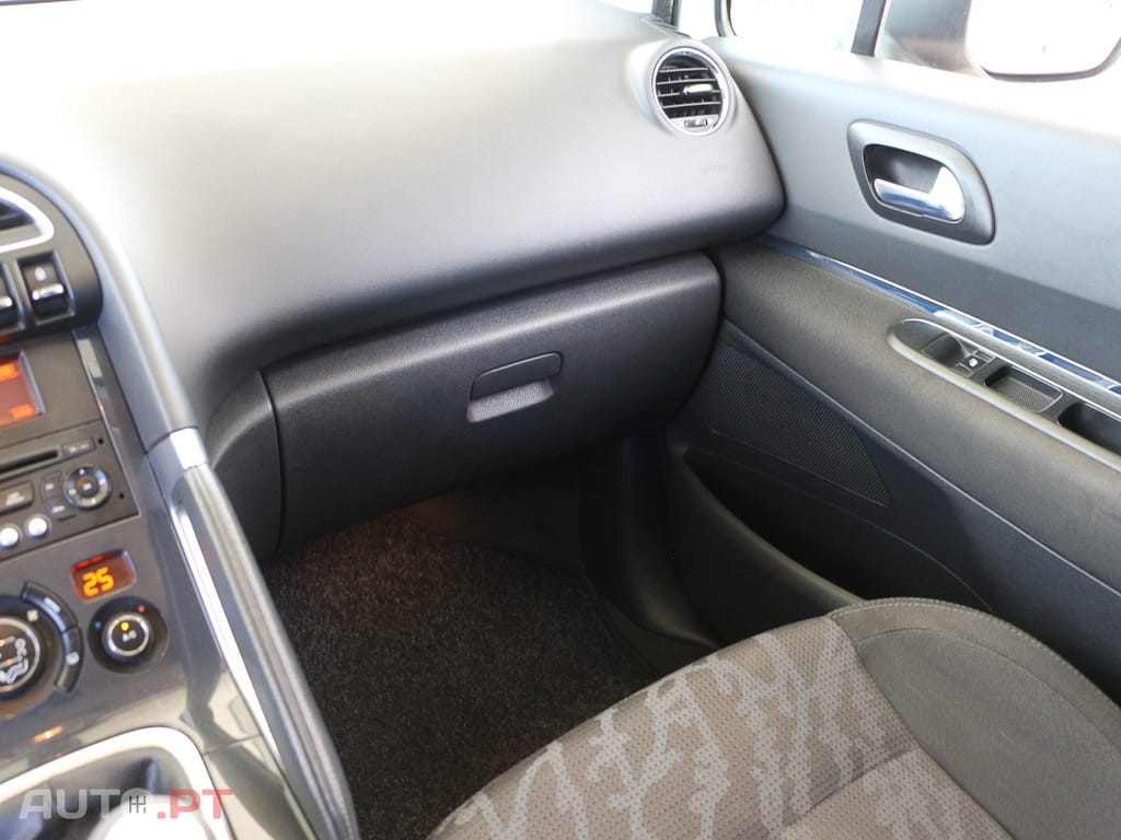 Peugeot 3008 1.6 HDi Premium