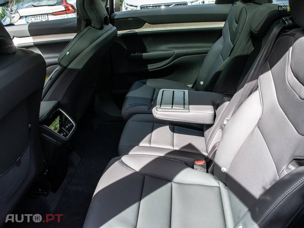Volvo EX90 111 kWh Performance Plus