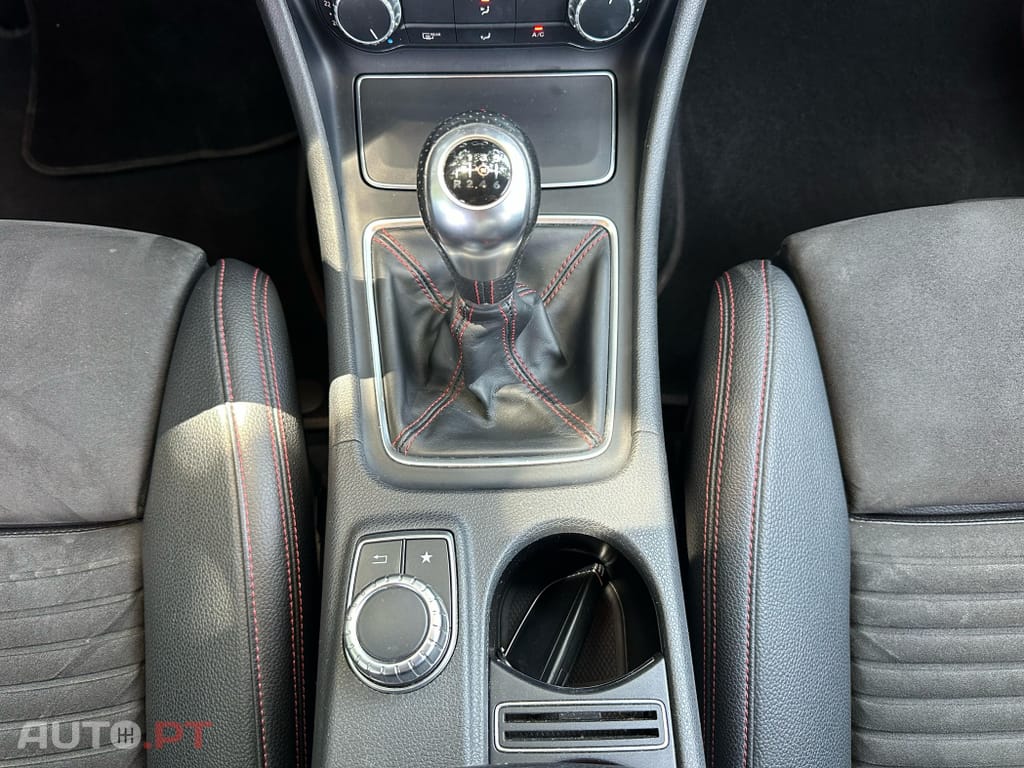 Mercedes-Benz A 180 d AMG Line