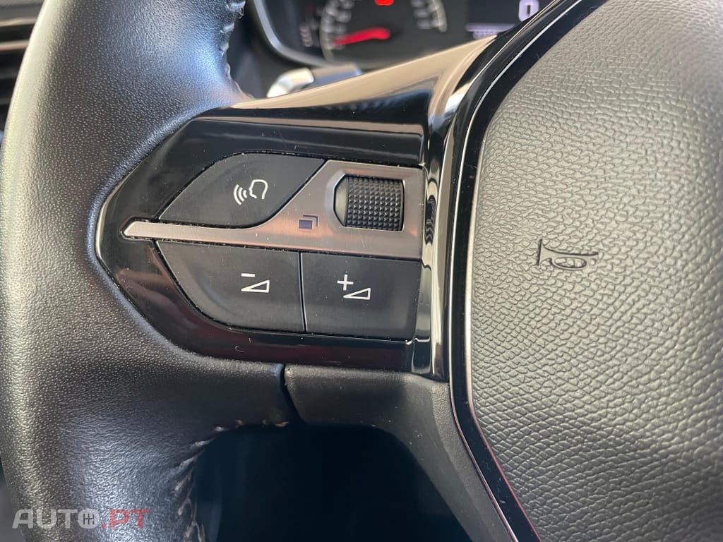 Peugeot 2008 1.2 PureTech Allure Pack EAT8