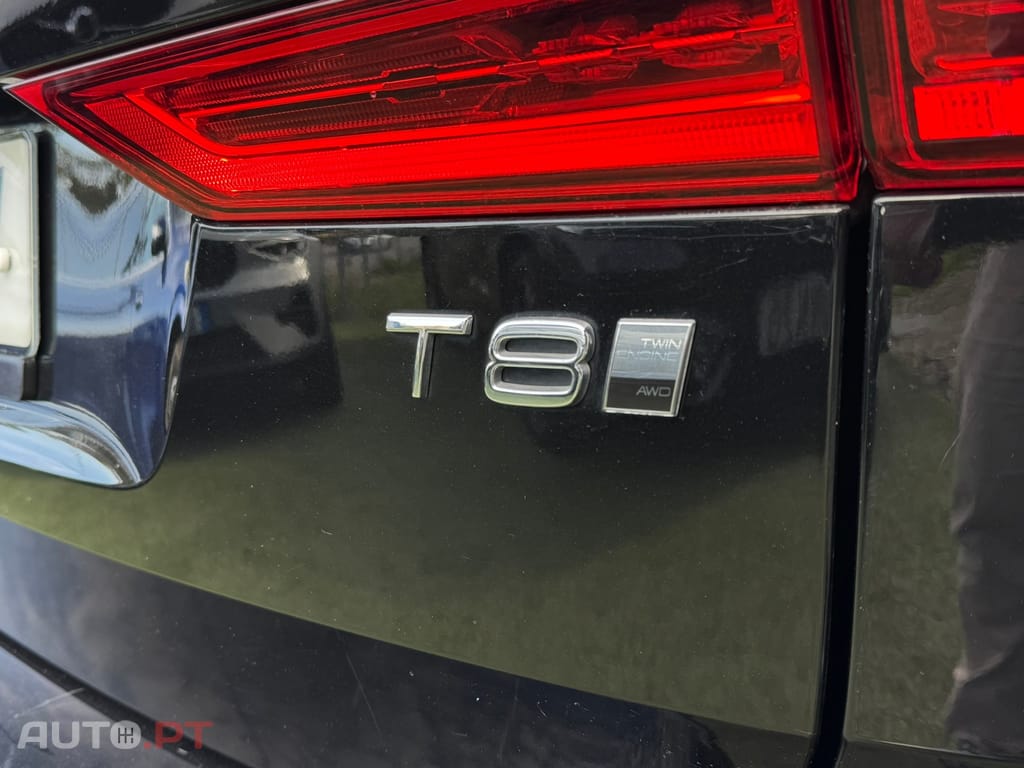 Volvo XC60 2.0 T8 PHEV Momentum Plus AWD