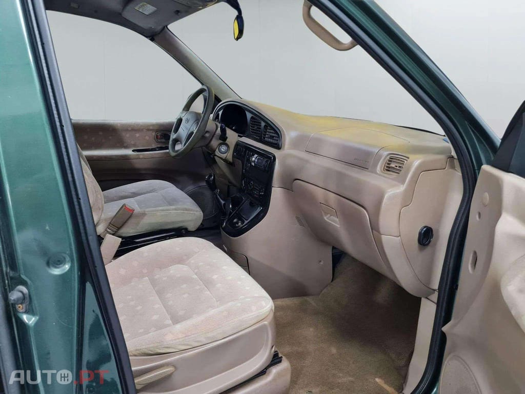 Kia Carnival LS