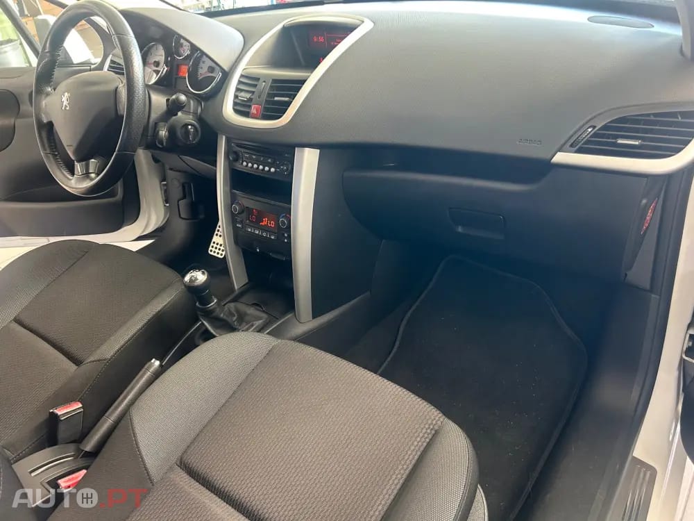 Peugeot 207 1.4 16V Sportium