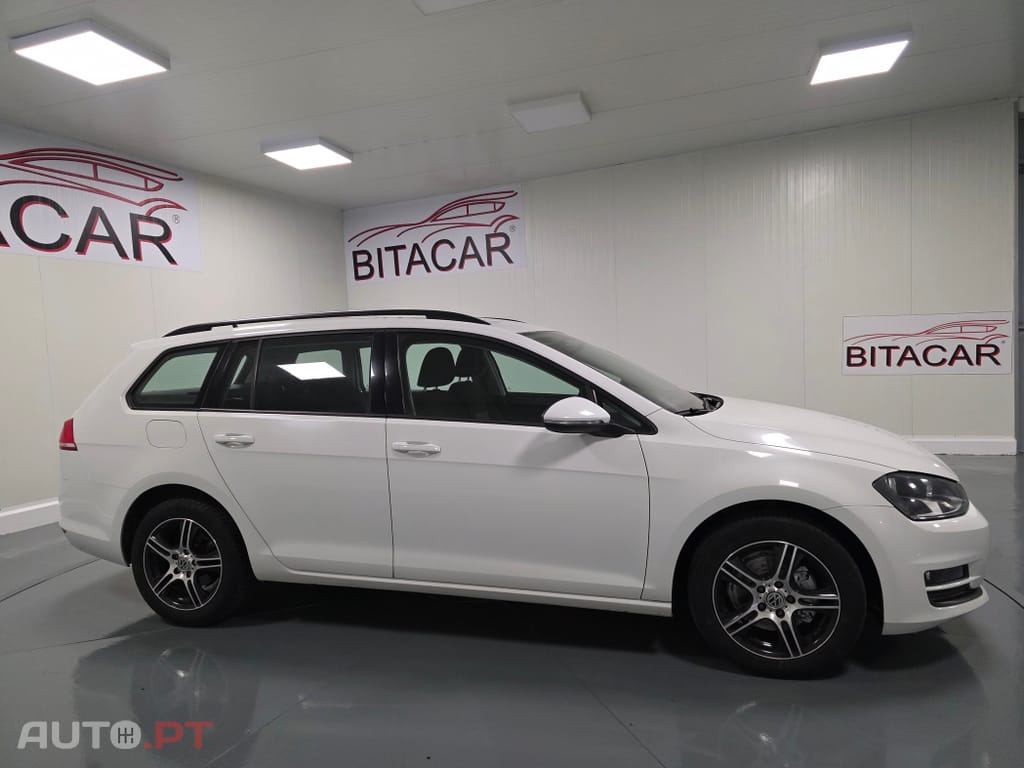 Volkswagen Golf 1.6 HDI CONFORTLINE