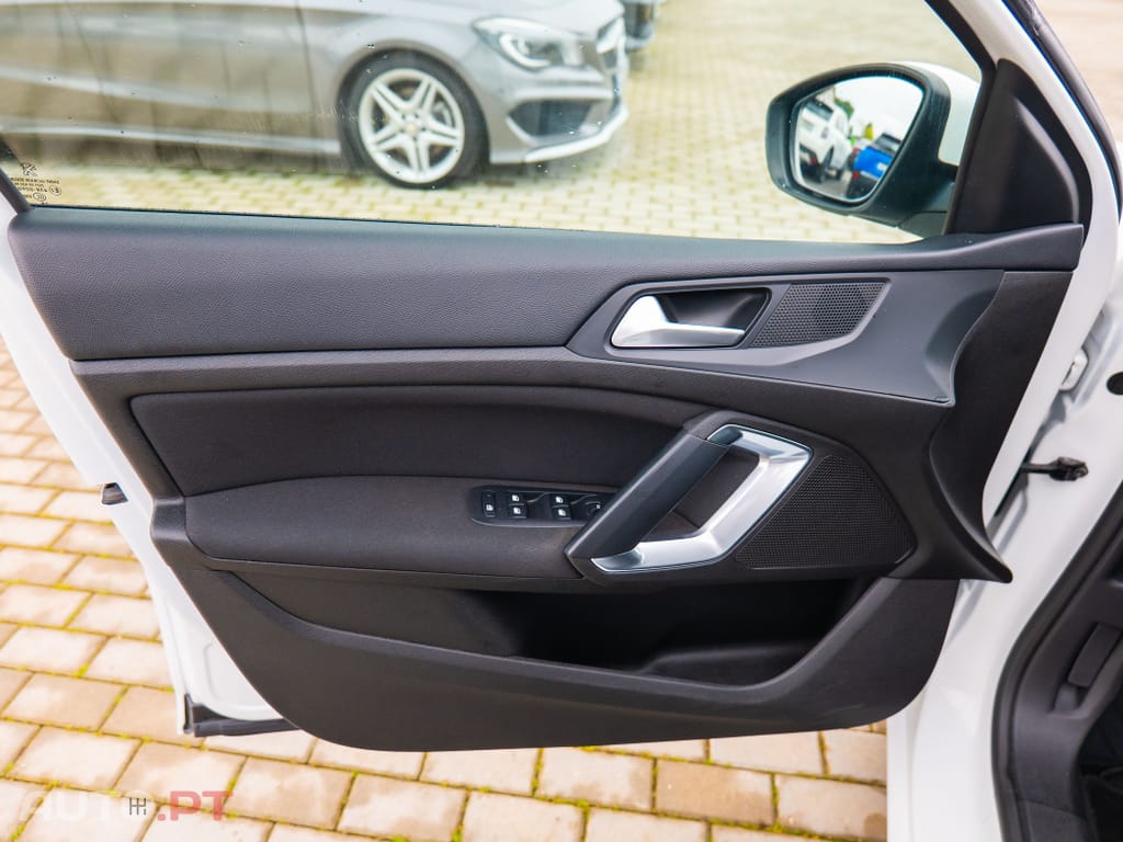 Peugeot 308 1.5 BlueHDi Business Line