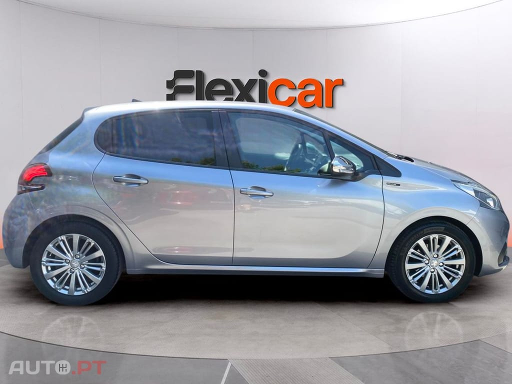 Peugeot 208 1.2 PureTech Signature