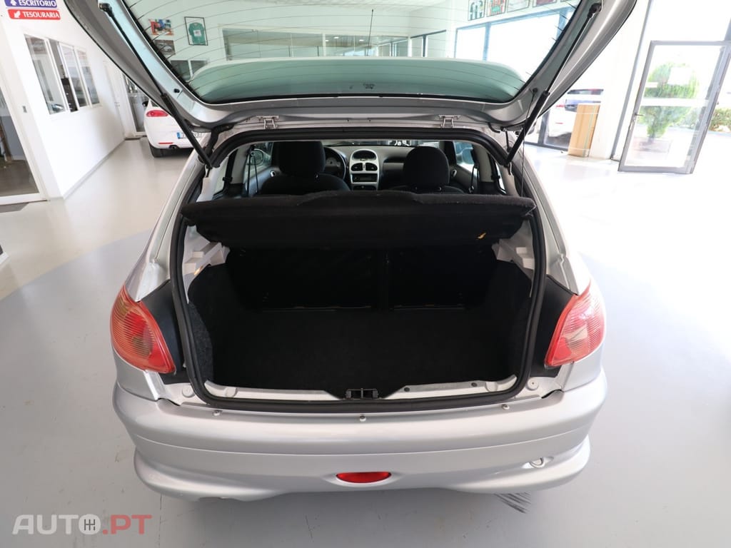 Peugeot 206 1.1 Color Line