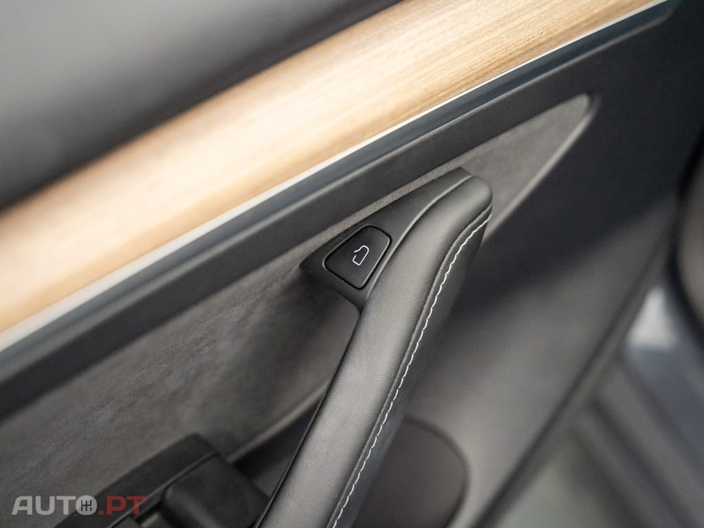 Tesla Model 3 Long Range Tração Integral