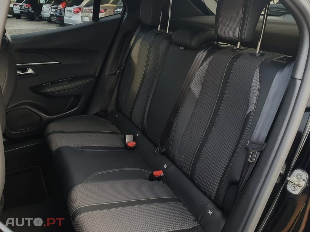Peugeot 2008 1.2 PureTech GT