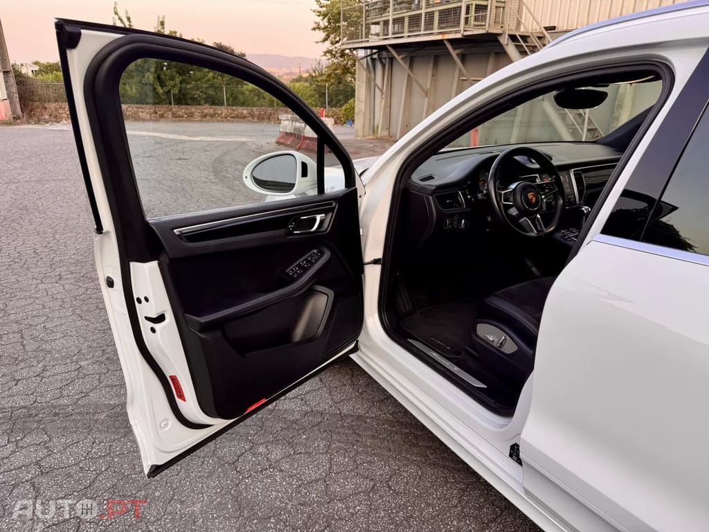 Porsche Macan S