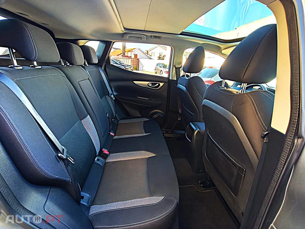 Nissan Qashqai 1.2 DIG-T N-Connecta 18