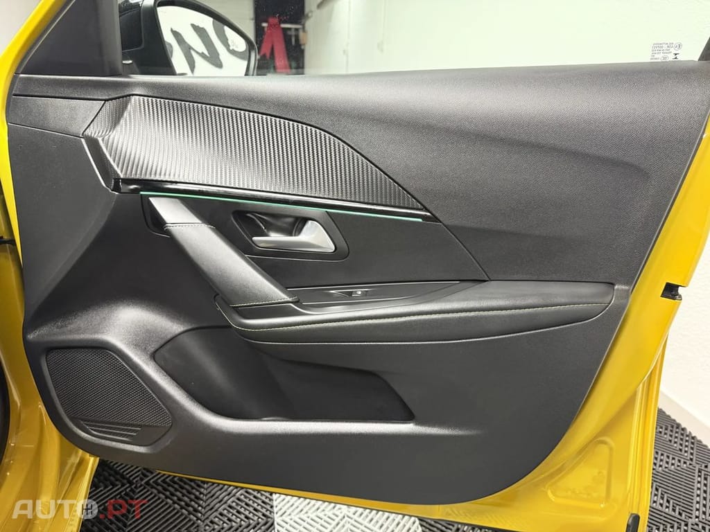 Peugeot E-208 50 kWh GT