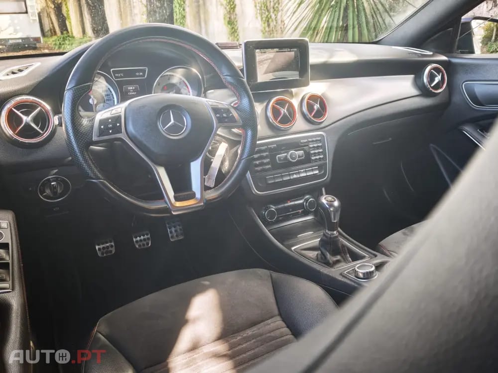 Mercedes-Benz CLA 200